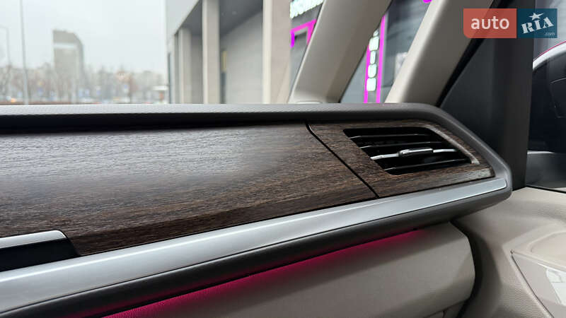 Минивэн Volkswagen Multivan 2021 в Киеве фото 22 Минивэн Volkswagen Multivan 2021 в Киеве