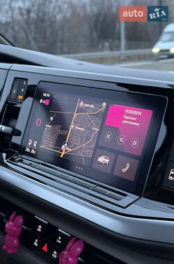 Минивэн Volkswagen Multivan 2021 в 