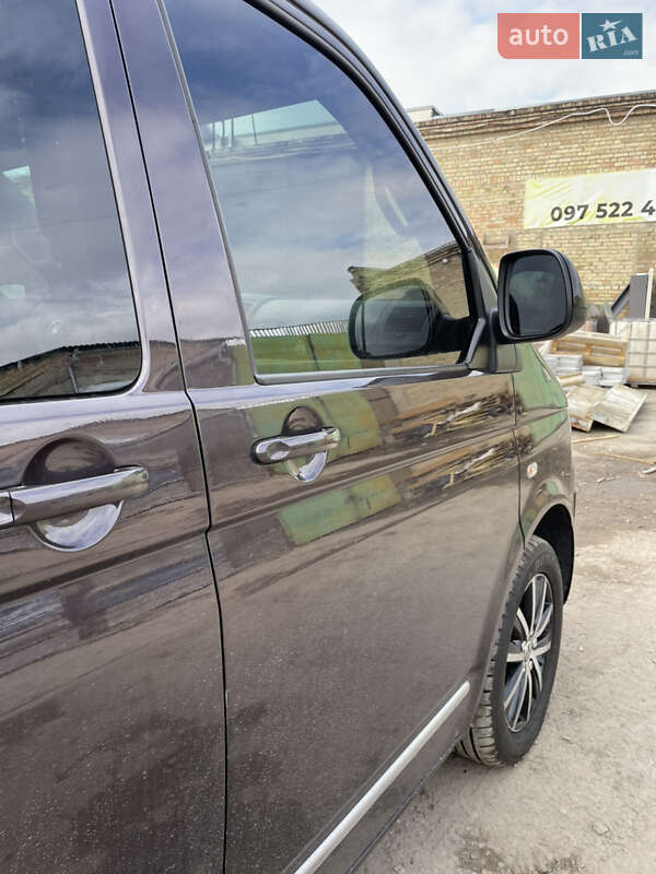 Мінівен Volkswagen Multivan 2013 в Києві