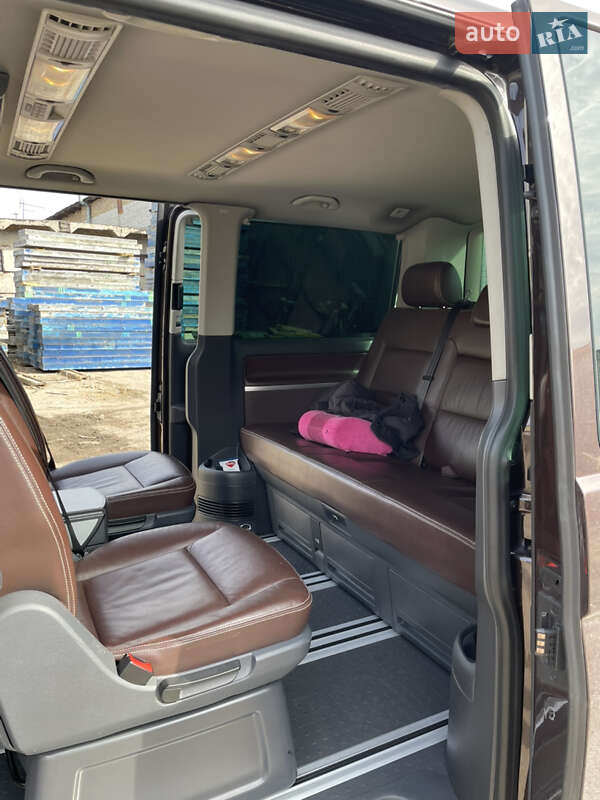 Мінівен Volkswagen Multivan 2013 в Києві