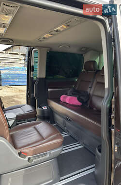 Мінівен Volkswagen Multivan 2013 в 