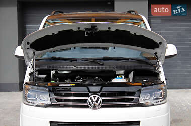 Мінівен Volkswagen Multivan 2014 в 