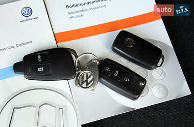 Мінівен Volkswagen Multivan 2014 в 