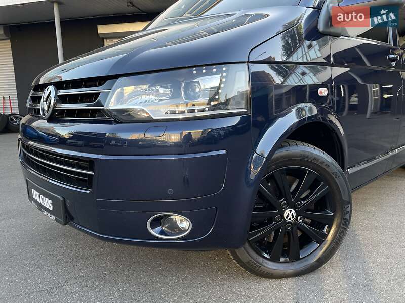 Минивэн Volkswagen Multivan 2015 в Киеве