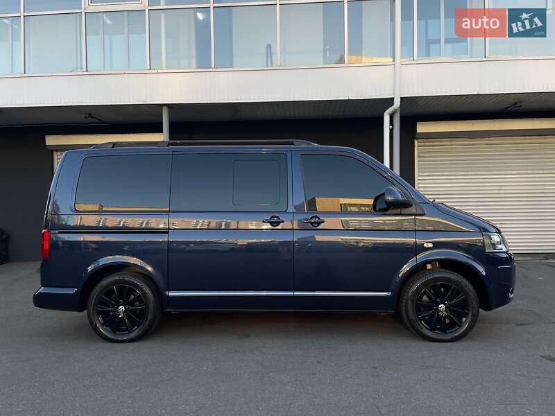Минивэн Volkswagen Multivan 2015 в Киеве