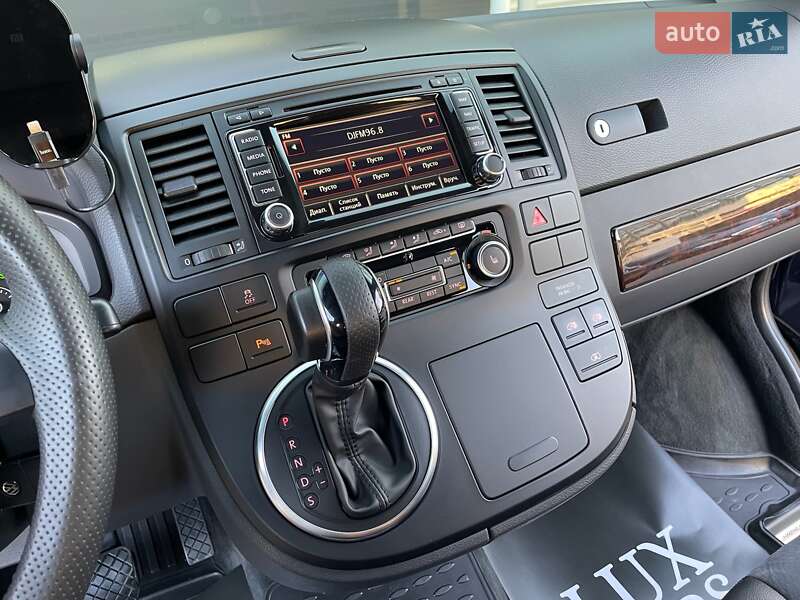 Минивэн Volkswagen Multivan 2015 в Киеве
