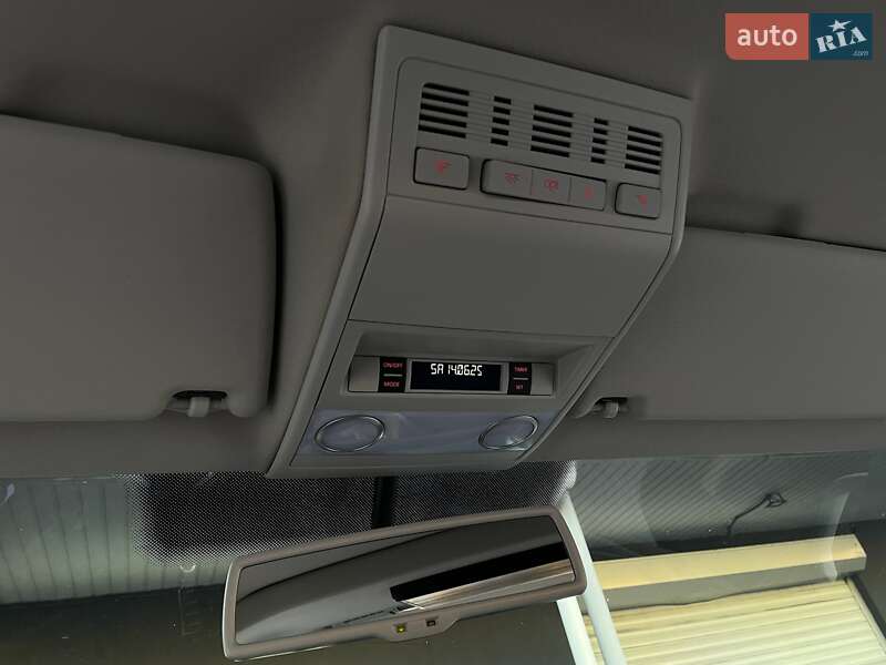Минивэн Volkswagen Multivan 2015 в Киеве
