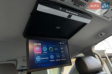 Минивэн Volkswagen Multivan 2015 в 
