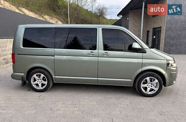 Минивэн Volkswagen Multivan 2010 в 
