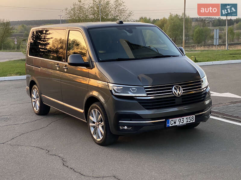 Минивэн Volkswagen Multivan 2020 в 