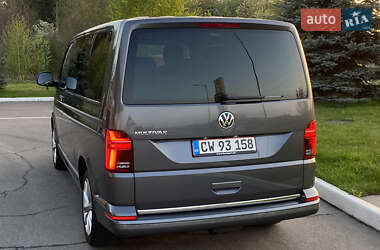 Минивэн Volkswagen Multivan 2020 в 