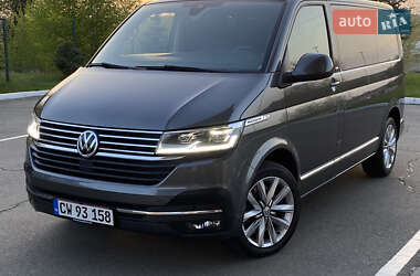Минивэн Volkswagen Multivan 2020 в 