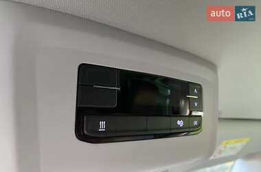 Минивэн Volkswagen Multivan 2020 в 