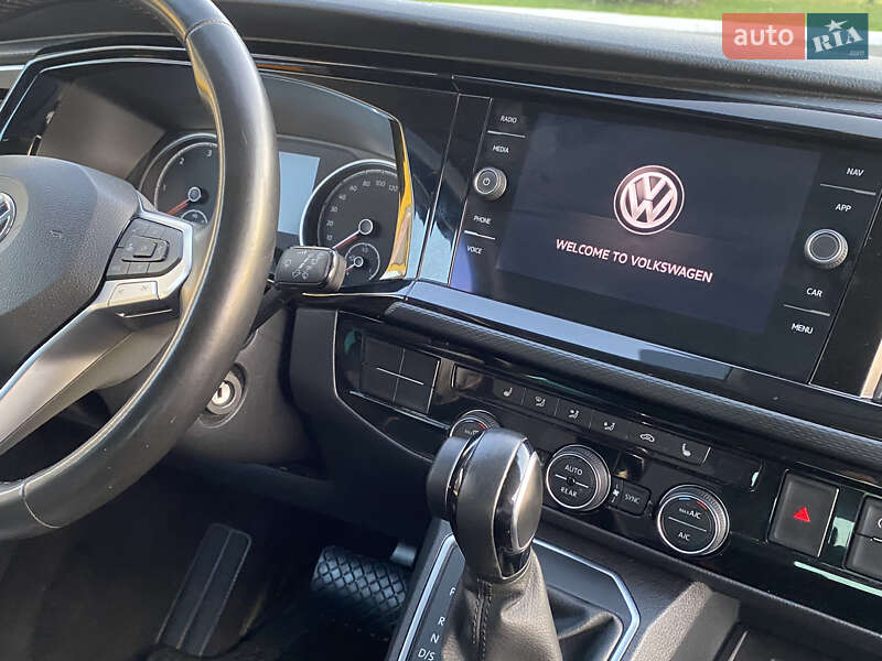 Мінівен Volkswagen Multivan 2020 в Ірпені