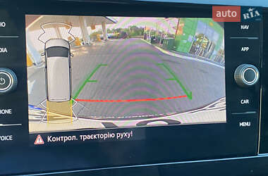 Минивэн Volkswagen Multivan 2020 в 