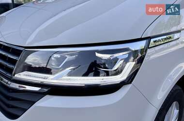 Минивэн Volkswagen Multivan 2020 в 