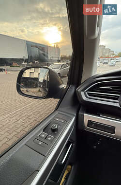 Минивэн Volkswagen Multivan 2021 в 