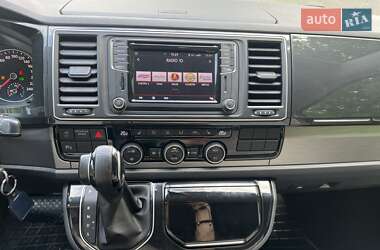 Мінівен Volkswagen Multivan 2017 в 