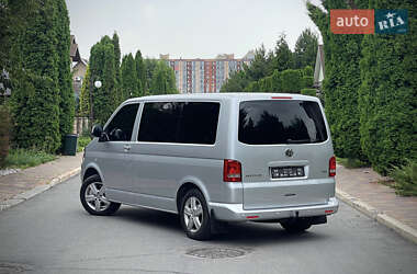 Минивэн Volkswagen Multivan 2011 в 