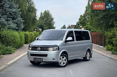 Минивэн Volkswagen Multivan 2011 в 