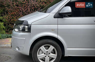 Минивэн Volkswagen Multivan 2011 в 