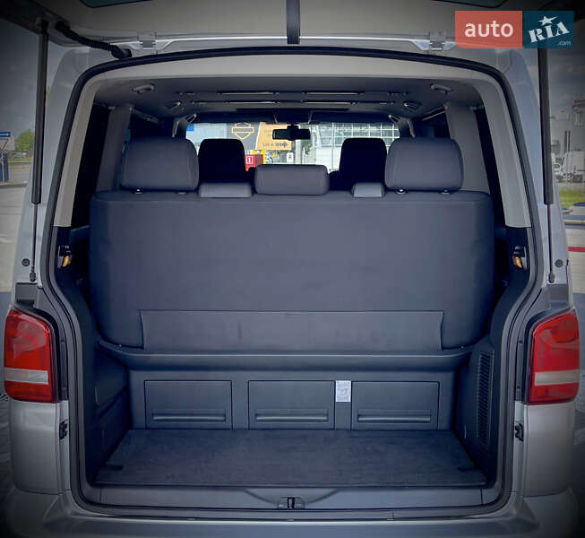 Мінівен Volkswagen Multivan 2011 в Дніпрі