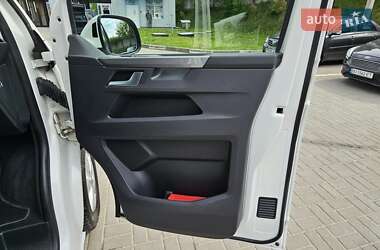Минивэн Volkswagen Multivan 2020 в 