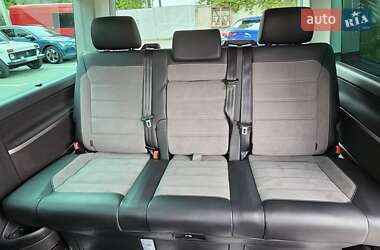 Минивэн Volkswagen Multivan 2020 в 
