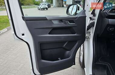 Минивэн Volkswagen Multivan 2020 в 