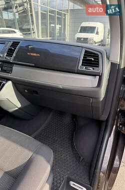Минивэн Volkswagen Multivan 2019 в 
