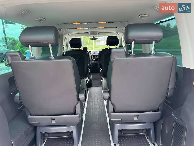 Мінівен Volkswagen Multivan 2019 в Ужгороді