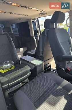 Минивэн Volkswagen Multivan 2011 в 