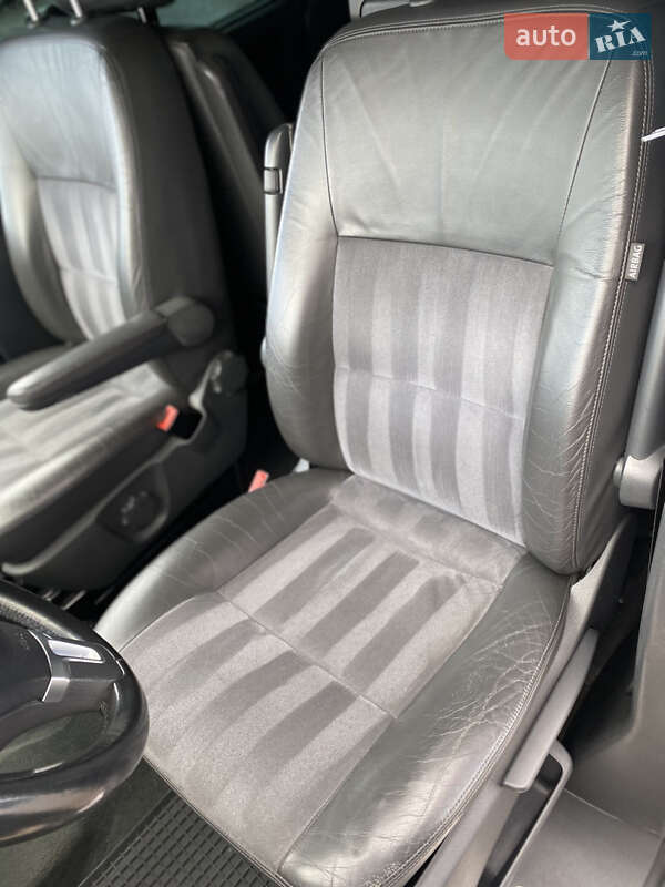 Минивэн Volkswagen Multivan 2012 в Киеве