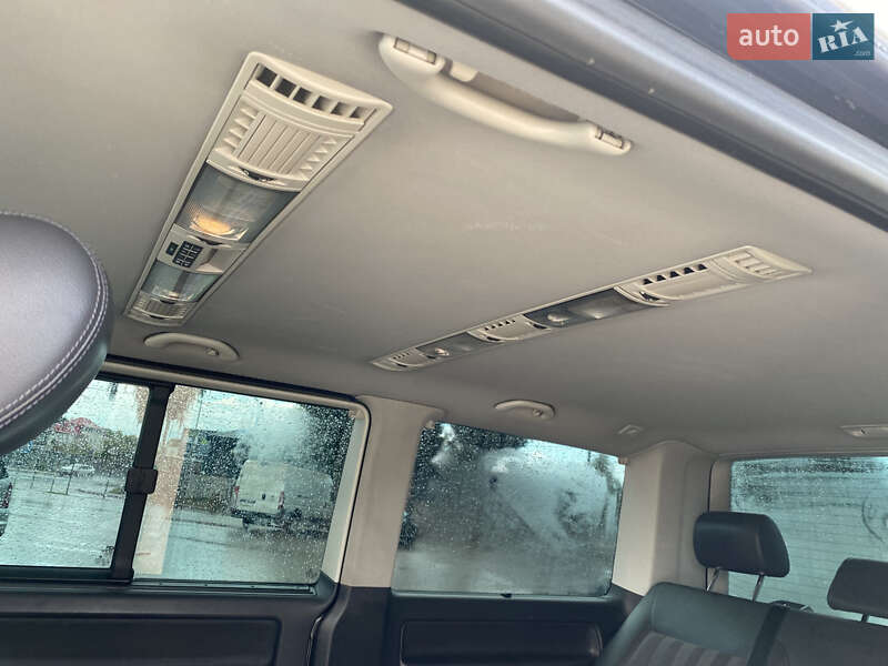 Минивэн Volkswagen Multivan 2012 в Киеве