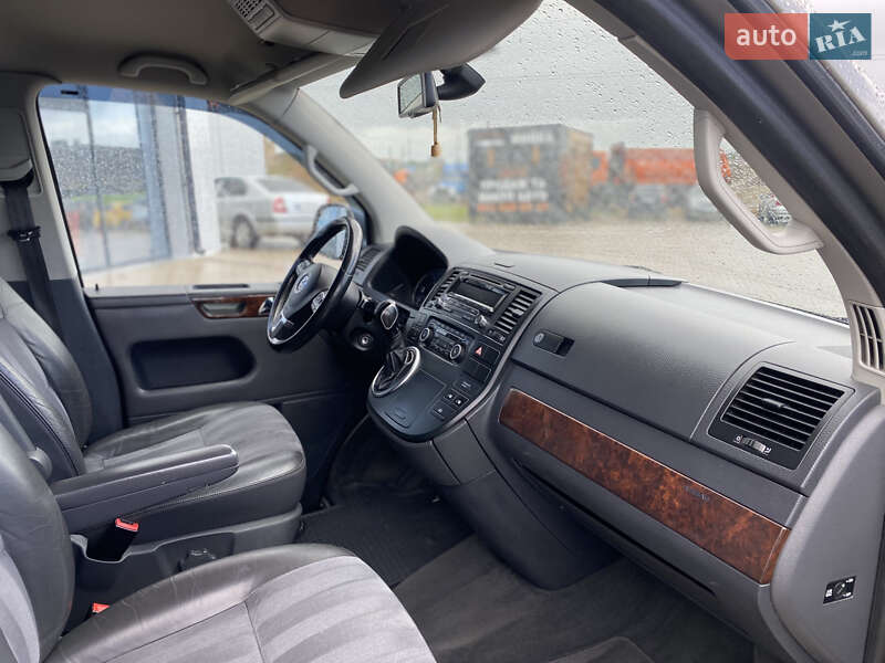 Минивэн Volkswagen Multivan 2012 в Киеве