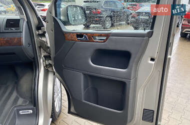 Минивэн Volkswagen Multivan 2012 в 