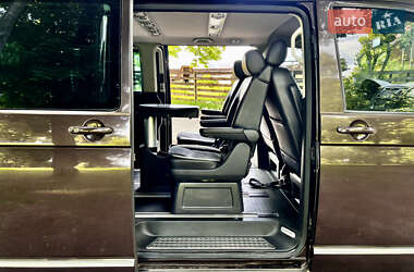 Мінівен Volkswagen Multivan 2010 в 