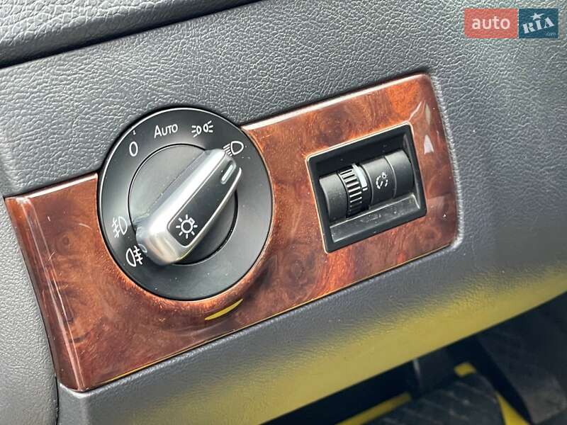 Мінівен Volkswagen Multivan 2013 в Києві