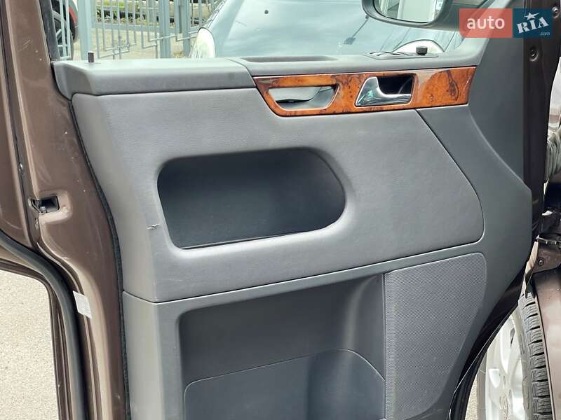 Мінівен Volkswagen Multivan 2013 в Києві