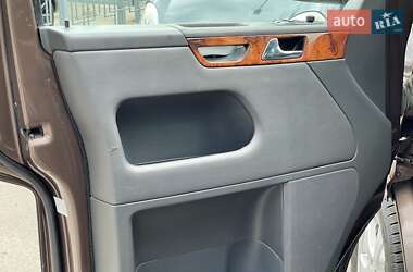 Минивэн Volkswagen Multivan 2013 в 