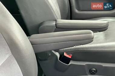 Минивэн Volkswagen Multivan 2013 в 