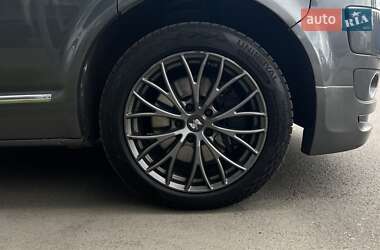 Мінівен Volkswagen Multivan 2011 в 
