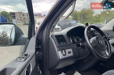Мінівен Volkswagen Multivan 2011 в 