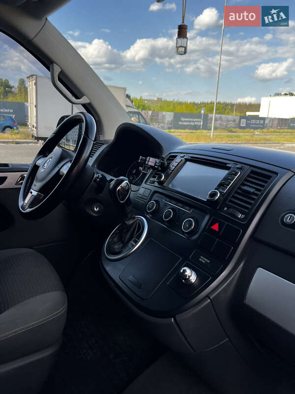 Минивэн Volkswagen Multivan 2010 в Киеве
