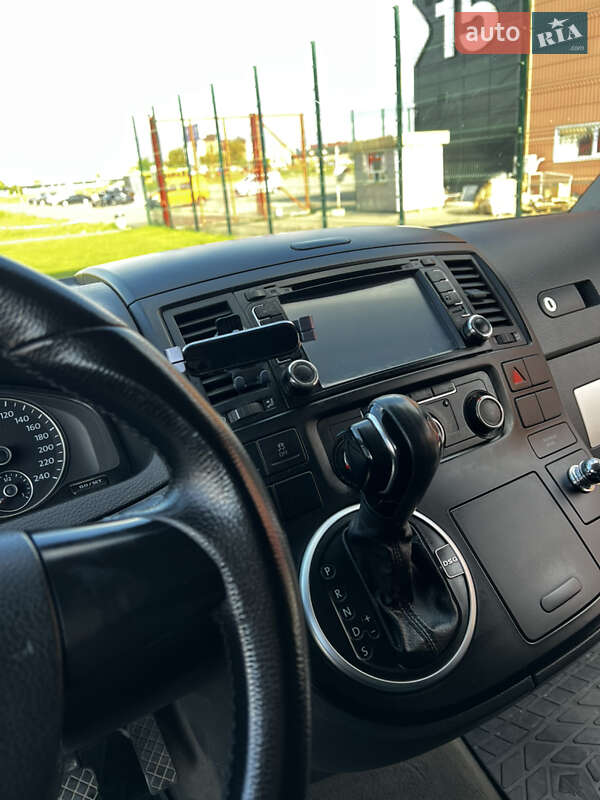 Минивэн Volkswagen Multivan 2010 в Киеве