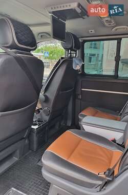 Мінівен Volkswagen Multivan 2011 в 