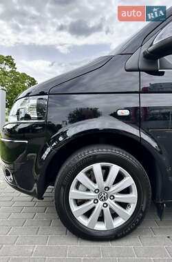Минивэн Volkswagen Multivan 2012 в 