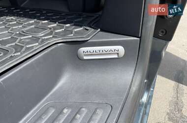 Минивэн Volkswagen Multivan 2006 в 