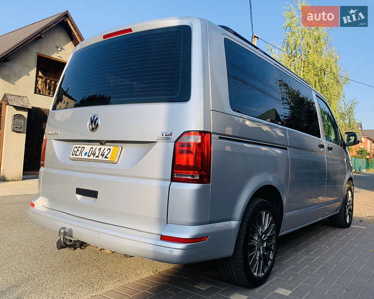 Минивэн Volkswagen Multivan 2016 в Киеве