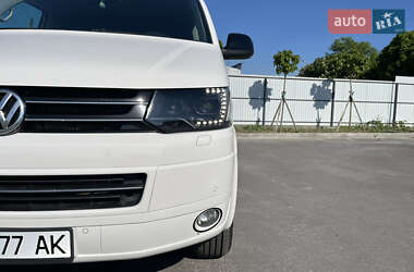 Мінівен Volkswagen Multivan 2013 в 